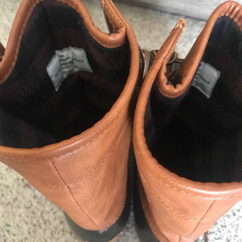 Women's Brown and Black Winter Boots - Picture 5 of 5